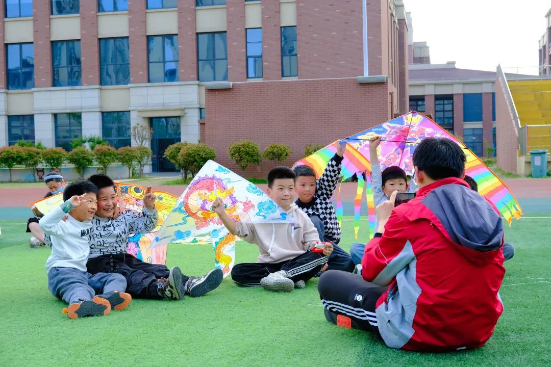 七彩童年，放飞梦想 | 蚌埠博雅培文一年级亲子风筝节